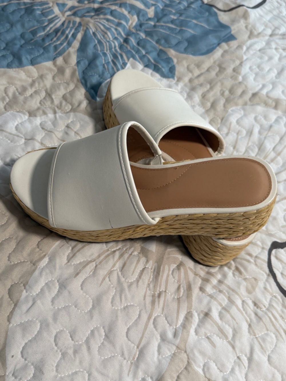 Time and Tru White Wide Strap Slide Clogs - Picture 7 of 8